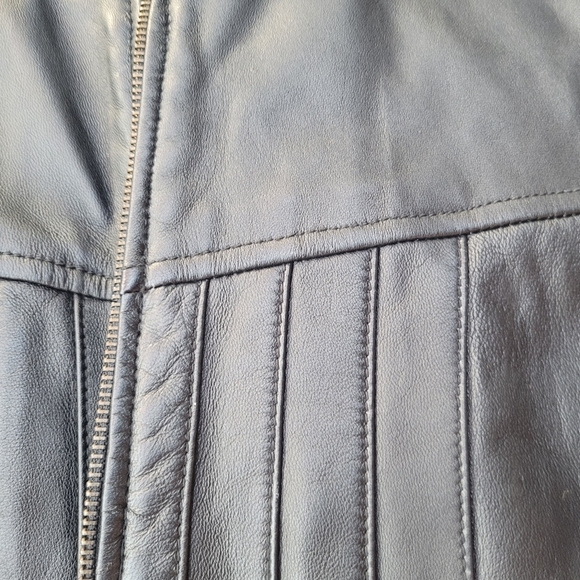 Genuine leather women's jacket size medium - Picture 6 of 9